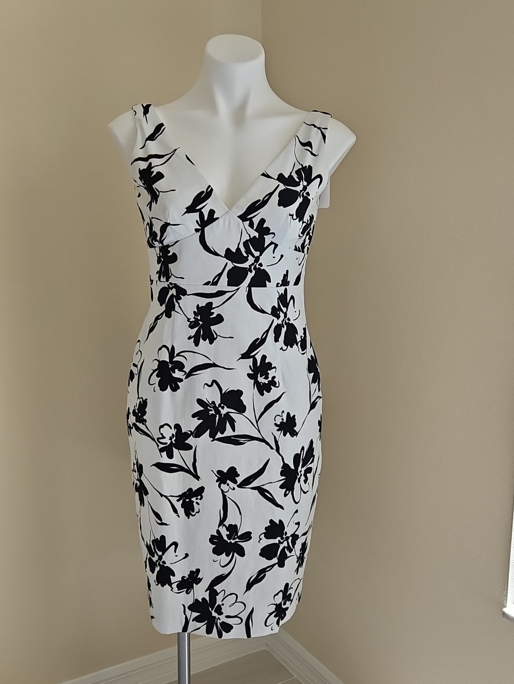 David Meister White Sheath Dress with Black Floral Print